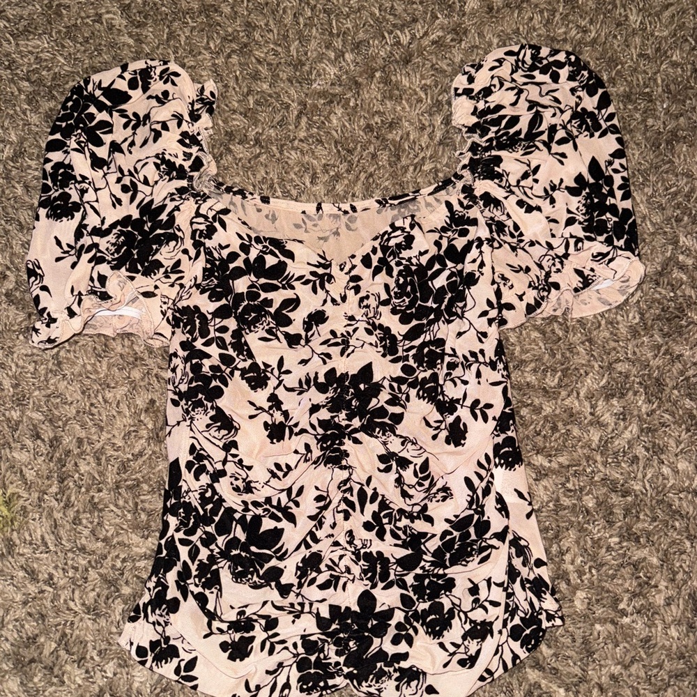 Chic Floral Puff Sleeve Blouse - Black and Cream